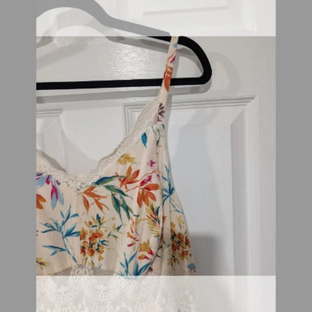 Torrid Carrie Floral Lace Inset Maxi Dress in Size 2 (18/20) - Picture 4 of 15